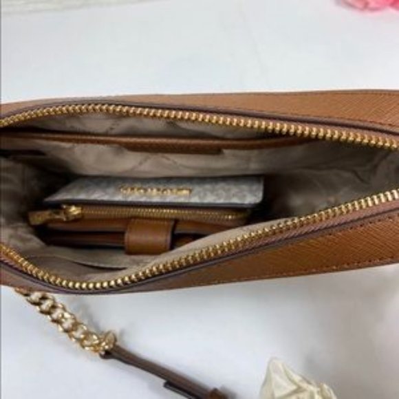 ❤️Michael Kors EW Crossbody Bag & Wallet Vanilla - Picture 4 of 7